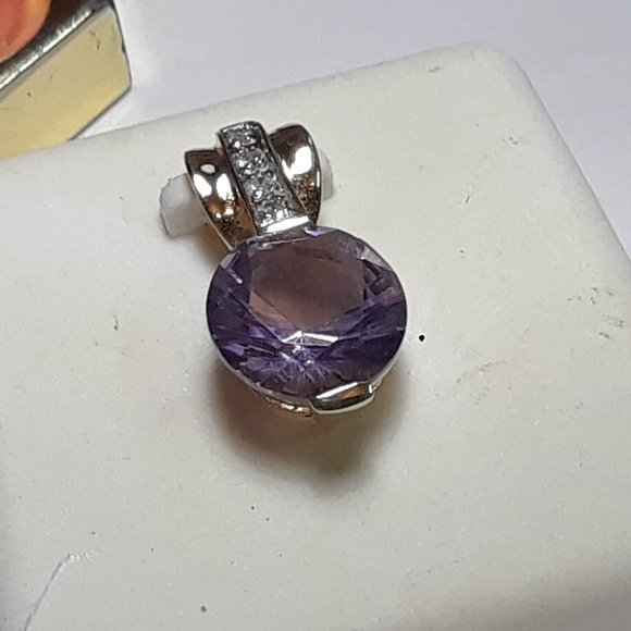 Estate 3.55ctw Natural fancy Rd cut Amethyst & Diamond 14Kt Y/Gold Pendant#19542